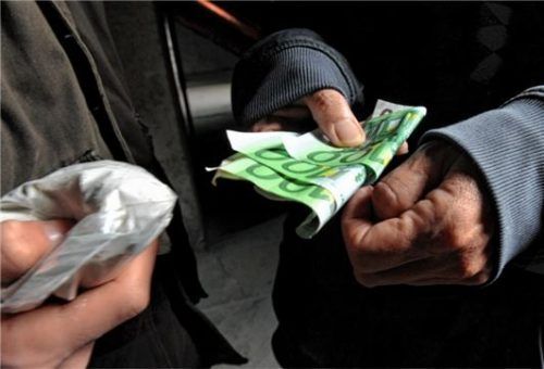Weil er an verdeckte Ermittler Drogen verkaufen wollte, ist ein 36-jähriger Dealer aus Bad Aibling aufgeflogen. Foto dpa