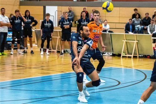 Zied Chalghmi in Aktion: Der Neuzugang aus Unterhaching brillierte im letzten Spiel gegen Grafing, war neben Tom Brandstetter der effektivste Angreifer.Foto Enzinger