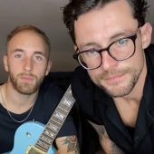 In 30 Sekunden wie AC/DC klingen