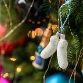Eine Rettung in letzter Sekunde Die Weißwurst als Christbaum-Schmuck Arzt soll Corona-Leugner sein