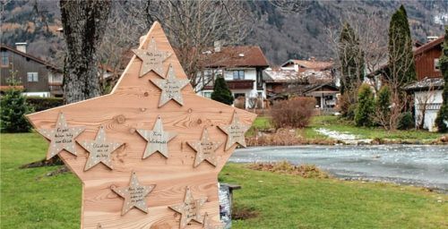 Am Dorfanger können Nußdorfer Bürger Wünsche und Gedanken anbringen.Foto Steffenhagen