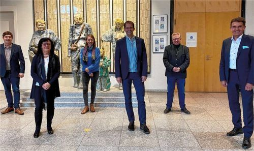 Beim Besuch im Rathaus: (von links) Sepp Parzinger, Ingrid Meindl-Winkler, Gabi Bichler, Oberbürgermeister Andreas März, Thomas Bugl und Michael Keneder. Foto Stadt Rosenheim