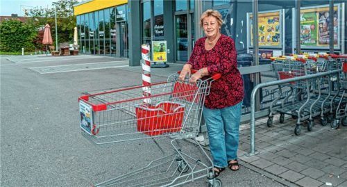 Berta Frai kauft nicht erst seit Corona für andere ein, sie tut das für ältere Vogtareuther schon seit Langem. Foto Thomae
