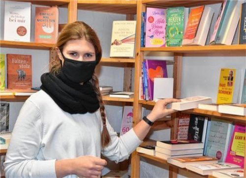 Bietet Bücher zum Abholen an: Tina Schmidt von der Buchhandlung Beer.