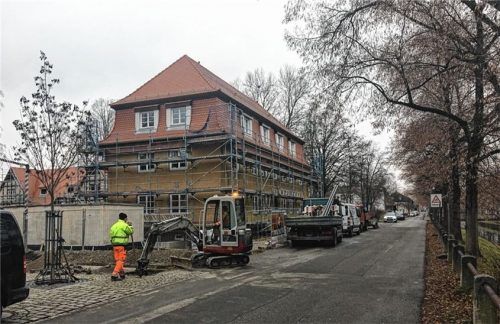 Die Arbeiten am letzten Abschnitt der Werkssiedlung an der Von-Bippen-Straße gehen voran: Vorne links ist das neue Technikhäuschen. Foto weinzierl