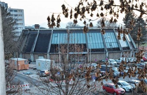 Die Luitpoldhalle Rosenheim befindet sich offenbar in der engeren Auswahl für das geplante Impfzentrum.Foto Schlecker