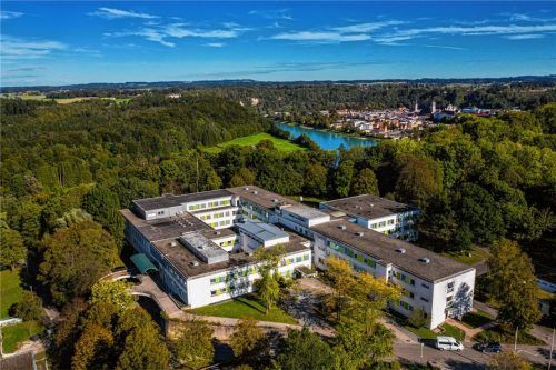 Ein Aufnahmestopp gilt für das Romed-Krankenhaus Wasserburg nach einem Corona-Ausbruch.Foto Imagetype New Media GmbH