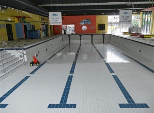 Einen Verlust bei den Einnahmen und eine Steigerung bei den Aufwendungen verzeichnet das Freizeitbad. Fotos Hoffmann