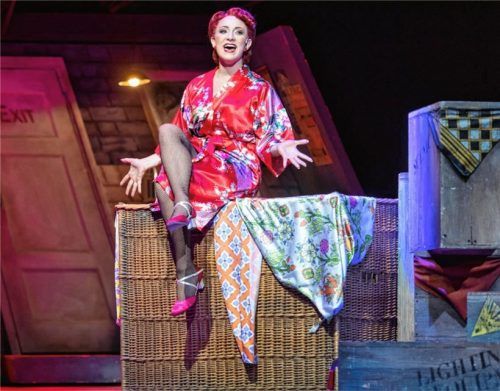 Ihr Lieblingsstück: Kara Kemeny in ihrer Rolle als Nachtclubsängerin Lois Lane in dem Stück „Kiss me Kate“ an der Oper in Bonn. Foto Thilo Beu