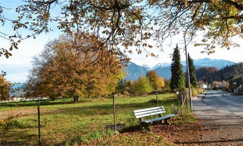 Im Baugebiet „Am Heimfeld“ (ehemaliges Hallenbadgebäude) soll neuer Wohnraum geschaffen werden. Im Momentbefindet sich der Gemeinderat Oberaudorf in der Vorplanungsphase. Foto Lotter