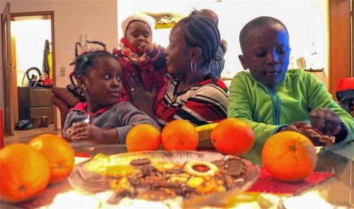 Kadija aus Sierra Leone und ihre vier Kinder haben in Wasserburg Frieden und ein neues Zuhause gefunden.
