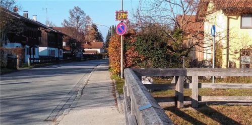 Mit einer streckenbezogenen Temporeduzierung auf 30 Stundenkilometer soll die Mühlenstraße sicherer werden. Foto Stuffer-Chunphetch
