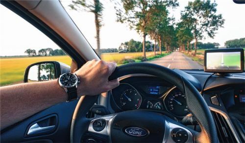 Pendler, die mehr als 20 Kilometer einfache Fahrt zur Arbeit zurücklegen, profitieren von den neuen Regelungen. Foto pixabay