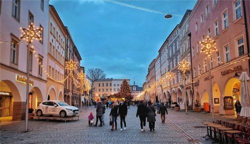 Stimmungsvoll, sogar im Corona-Jahr 2020: der Max-Josefs-Platz in Rosenheim. Foto Kreklau