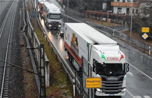 Trübe Aussichten: In Raubling ging gestern in Richtung Österreich kaum mehr was. Foto Ruprecht