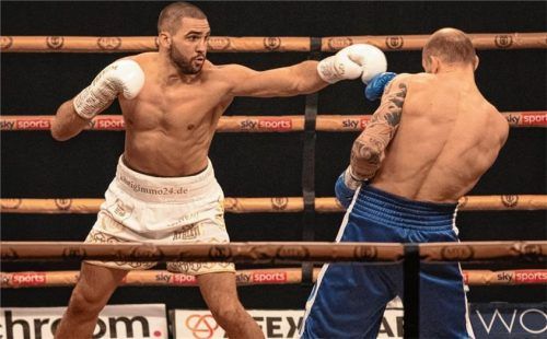Viel zu selten gelang es Serge Michel, Ricards Bolotniks unter Druck zu setzen. Foto Scott Rawsthorne