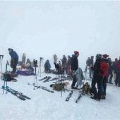 Skitourengeher tummeln sich am Sudelfeld