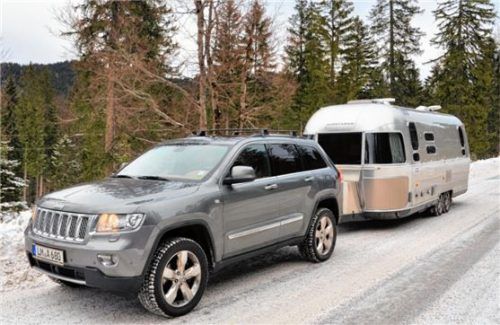 Wohnwagen, Reisemobil oder Kastenwagen: Wer fährt umweltverträglicher? Foto ampnet/Airstream