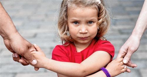 Zwischen den Fronten: Der Rosenheimer Kinderschutzbund kümmert sich mit der Abteilung „Begleitender Umgang“ auch während Corona-Zeiten um die Kinder, deren Eltern sich getrennt haben.Foto Kinderschutzbund