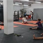 Sportstudio offen: Polizei rückt an