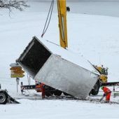 Schneefall bringt Verkehr zum Erliegen