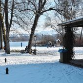 Auf dem Rollisteg ab in den Simssee