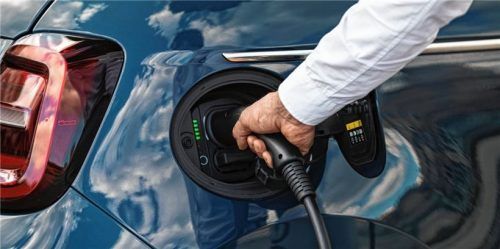 Elektromobile werden im kommenden Jahr einen Anteil von 15 Prozent bei den Neuzulassungen erreichen, so die Schätzung des Center of Automotive Management. Foto Auto-Medienportal.Net/FCA