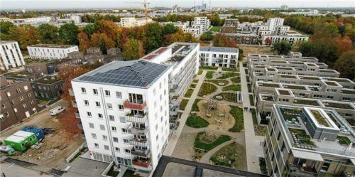 Holzmassivbau im Prinz Eugen Park in München: Das Bauvorhaben für die „Baugemeinschaft München GbR“ besteht aus einem fünf- und siebengeschossigen Gebäude der Gebäudeklasse 5.