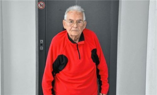 Willi Schmid aus Rosenheim wollte sich telefonisch einen Impftermin in Rosenheim geben lassen und ist in Nordrhein-Westfalen gelandet. Foto Schlecker
