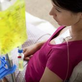 Brustkrebs: Wenn weniger mehr ist! Wann kann man die Chemo weglassen? Die Methode kostet wenig und ist einfach