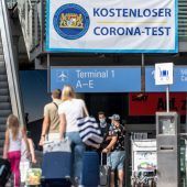 Fluggast kritisiert Corona-Kontrollen