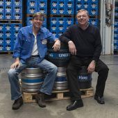 Brauer bleiben auf ihrem Bier sitzen