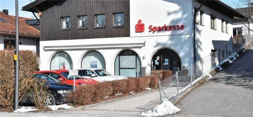 Die Geschäftsstelle in Haidholzen, derzeit nur zehn Stunden pro Woche geöffnet, wird zum 1.April geschlossen. Das Personal zieht nach Schloßberg um. Foto Schlecker