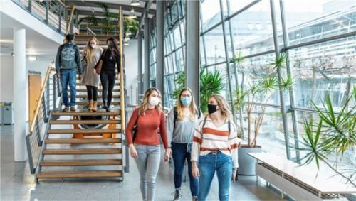 Die Technische Hochschule Rosenheim weitet ihr Studienangebot weiter aus. Ab dem Wintersemester können zwei neue Bachelor- und ein neuer Masterstudiengang belegt werden. Foto Technische Hochschule Rosenheim