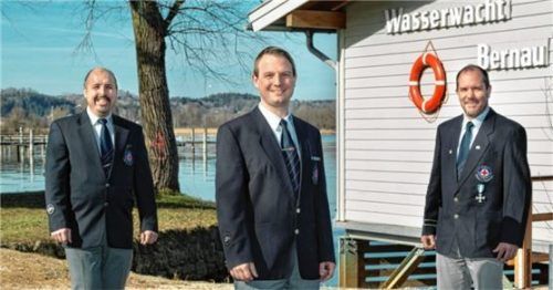 Die Wasserwacht Bernau hat gewählt: Florian Bickert ist neuer Technischer Leiter, Stefan Rotter Vorsitzender und Stephan Pflüger sein Stellvertreter (von links.). Foto Berger