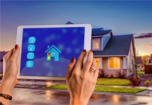 Im Smart Home lassen sich etwa Raumtemperaturen digital steuern.