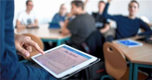 iPads für Lehrer: Die Stadt will sich für eine Beschaffung der Geräte einsetzen. Foto dpa