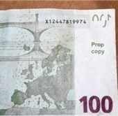 Zollbeamte stellen Falschgeld sicher