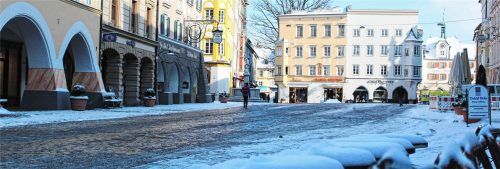 Leere Straßen – doch in den Geschäften sind die Mitarbeiter aktiv, um Kundenwünsche zu erfüllen.Foto khe