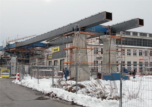 Nimmt allmählich Form an: Die Westtangente am Aicherpark in Rosemheim. Foto Hadersbeck