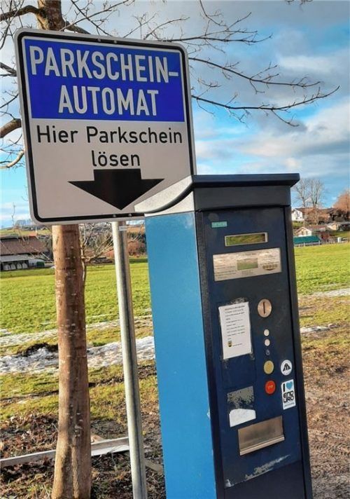 Sein Auto am Samerberg abzustellen, wird künftig teurer. Die Tagesgebühren werden von drei auf fünf Euro erhöht. Foto RE