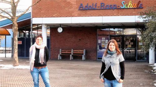 Sie stehen für die Jugendsozialarbeit an der Adolf-Rasp-Schule in Kolbermoor Schülern, Lehrern und Eltern zur Verfügung: die Diplom-Sozialpädagoginnen Judith Klinger (rechts) und Miriam Ehrmaier. Foto Riediger