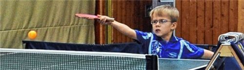 Vor fast genau elf Jahren im Januar 2010: Mike Hollo konnte mit fünf Jahren gerade mal über die Platte schauen, aber das Talent war klar zu erkennen. Foto  Ziegler