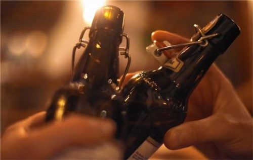 Weil er eine damals 18-jährige Bekannte nach einer Gartenparty vergewaltigt hatte, musste sich jetzt ein 23-jähriger Mann in Rosenheim vor Gericht verantworten. Foto dpa