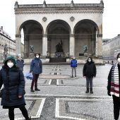 Schüler gegen die Öffnung