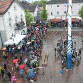 Kolbermoorer Trachtler stellen heuer Maibaum auf