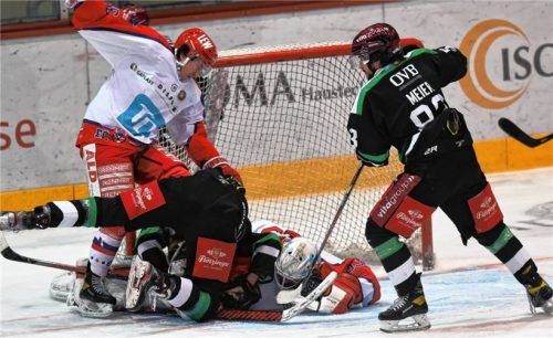 Ab Dienstag treffen die Starbulls Rosenheim und der EC Peiting im Play-off-Viertelfinale aufeinander.Foto Hans-Jürgen Ziegler