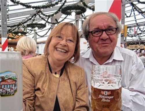 Auf bessere Zeiten: Uta und Josef Rauschecker in Vor-Corona-Zeiten bei einem Besuch des Rosenheimer Herbstfestes. Foto Privat