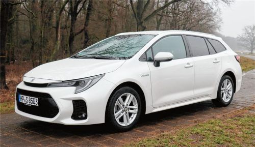 Der Hybrid Suzuki Swace basiert auf dem Toyota Corolla Kombi und kommt als Swace nach Europa. Foto Sohnemann