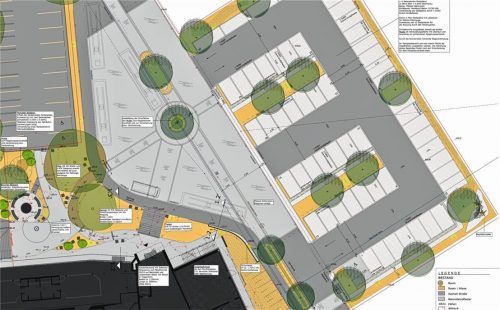 Der neue „Wiesenparkplatz“ an der Otfried-Preußler-Schule (rechts) wird über eine platzartige Erweiterung an die Schule angebunden. Niederlöhner